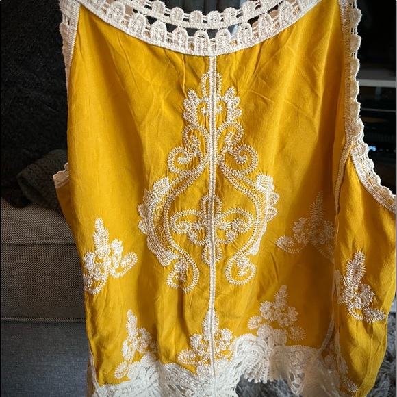 EUC, beautiful tank top❤️ - Picture 4 of 9